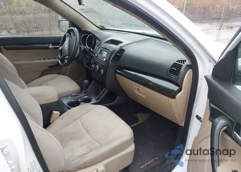 2011 Kia Sorento Lx z USA, uszkodzony, nr VIN 5XYKTCA16BG018220